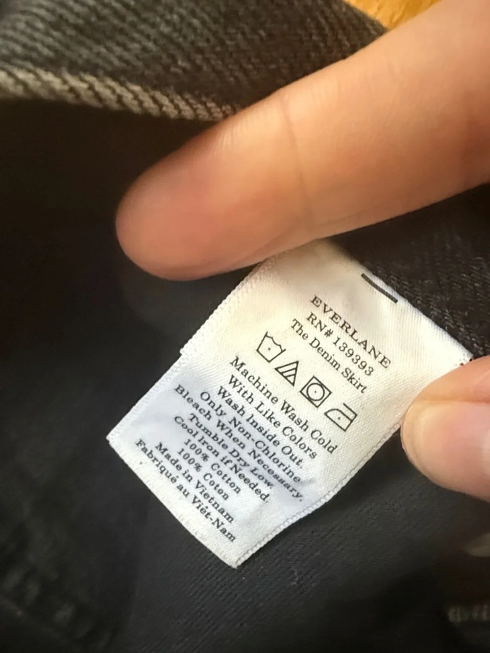 EVERLANE The Denim Skirt in Washed‎ Black 27